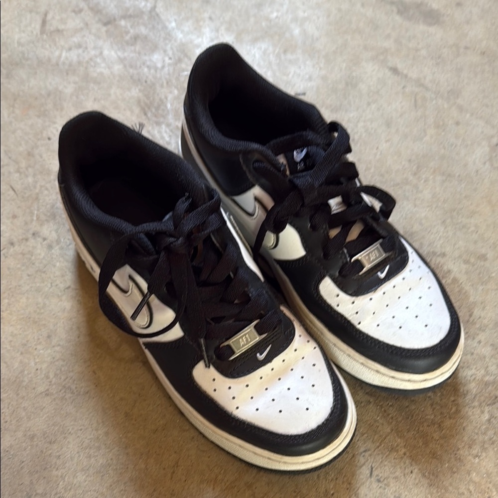 Nike low dunk 6Y